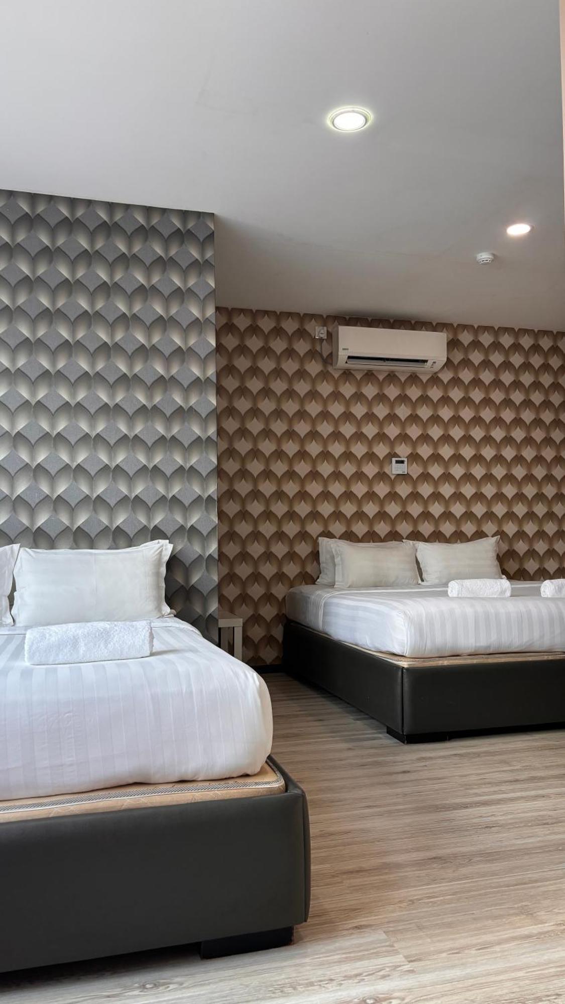 Ada Hotel & Apartment Kuala Terengganu Extérieur photo