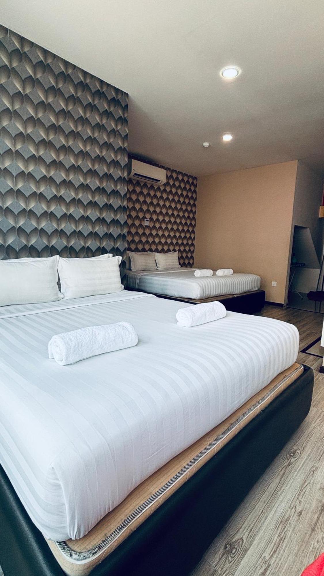 Ada Hotel & Apartment Kuala Terengganu Extérieur photo